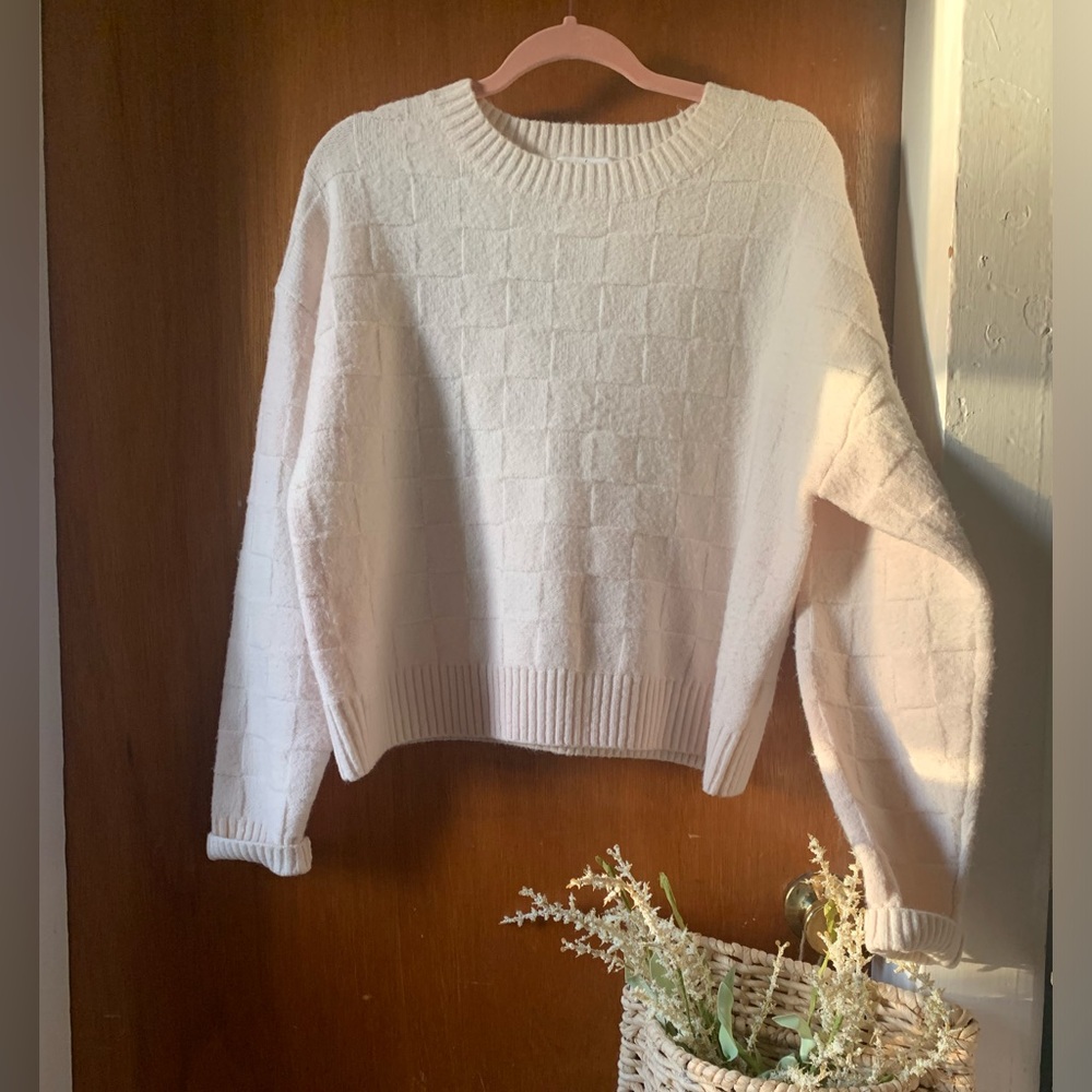 Cropped sweater by Wildflower Boutique - size L